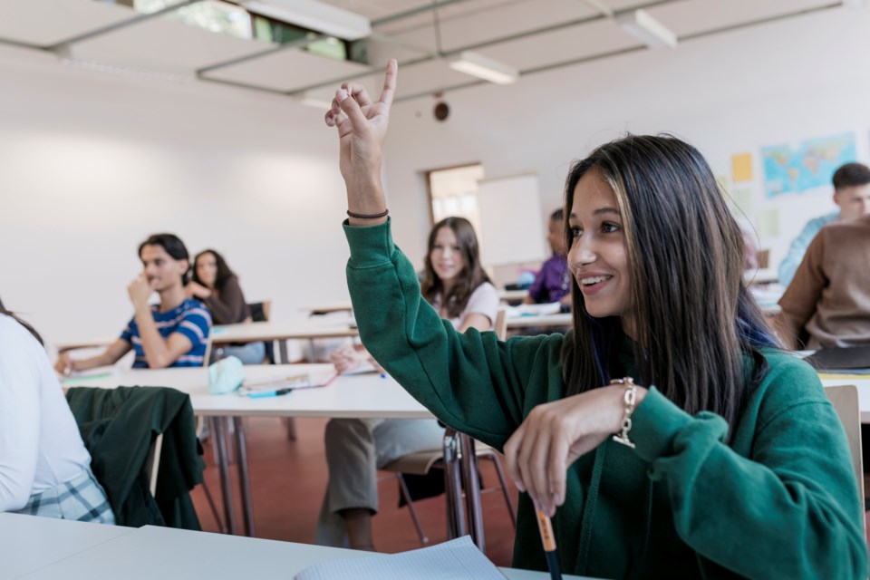 studentsraisehands