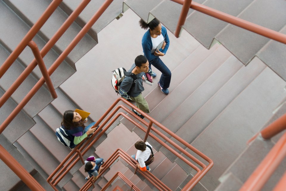 studentswalkingonstaircase