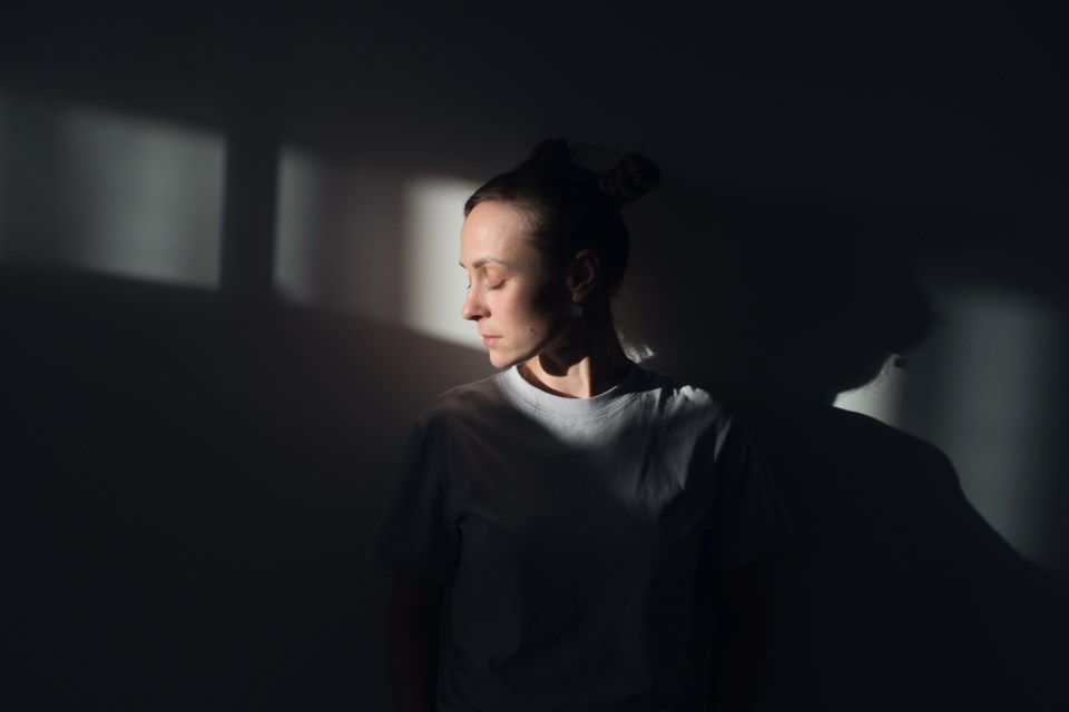 womaninshadows