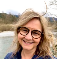 Kelly Dyer Profiles Instagram Twitter TikTok Foller