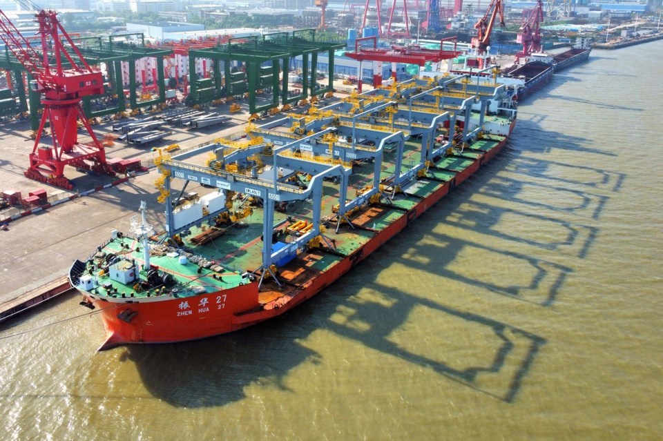 port-vancouver-cranes