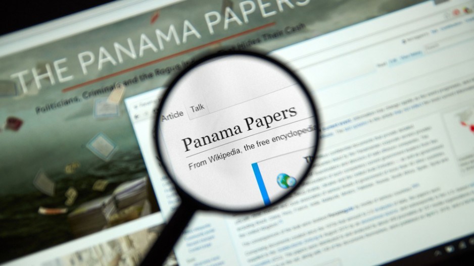 00000panamapapers-credit-dennizn