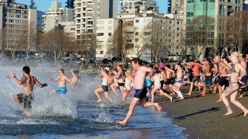 19150953polar-bear-swim-2016-min