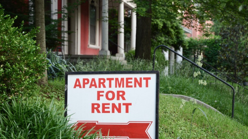 apartmentforrentsignshutterstock