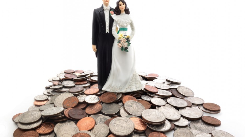 bride_groom_coins_shutterstock