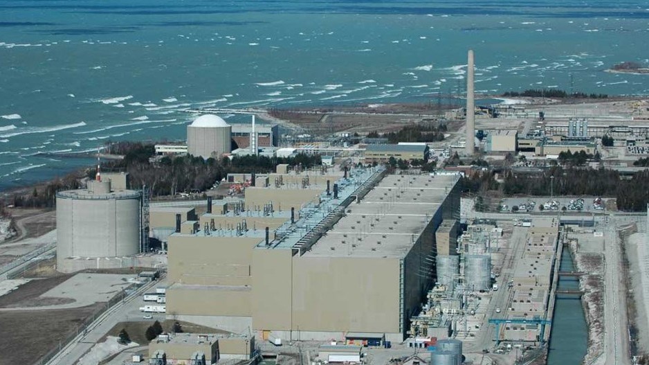 bruce-nuclear-reactor2-wikipedia