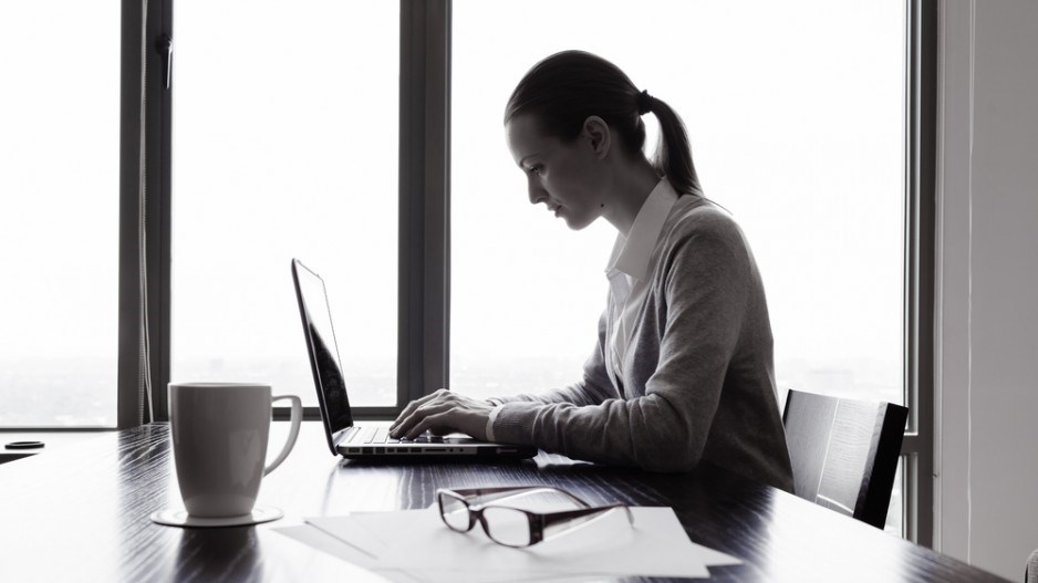 businesswoman-laptop