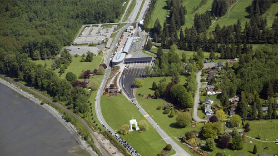 canada-us-border-blaine-peacearch-shutterstock