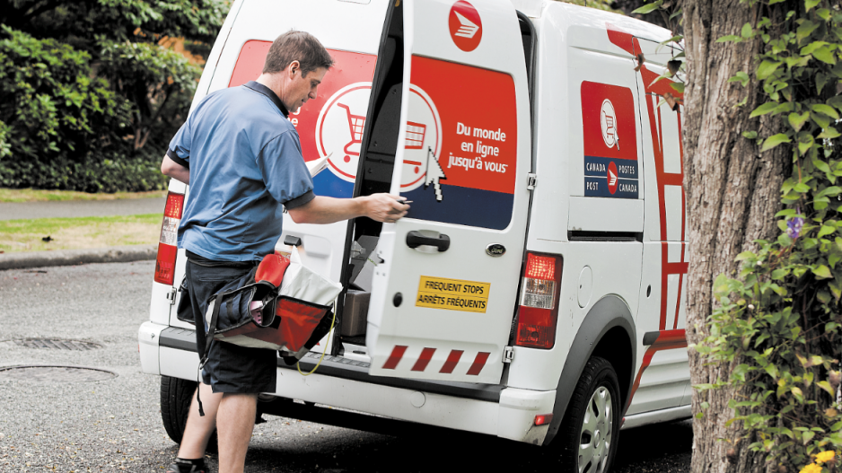 canada_post_deliverer_ryan_mayer_credit_chung_chow