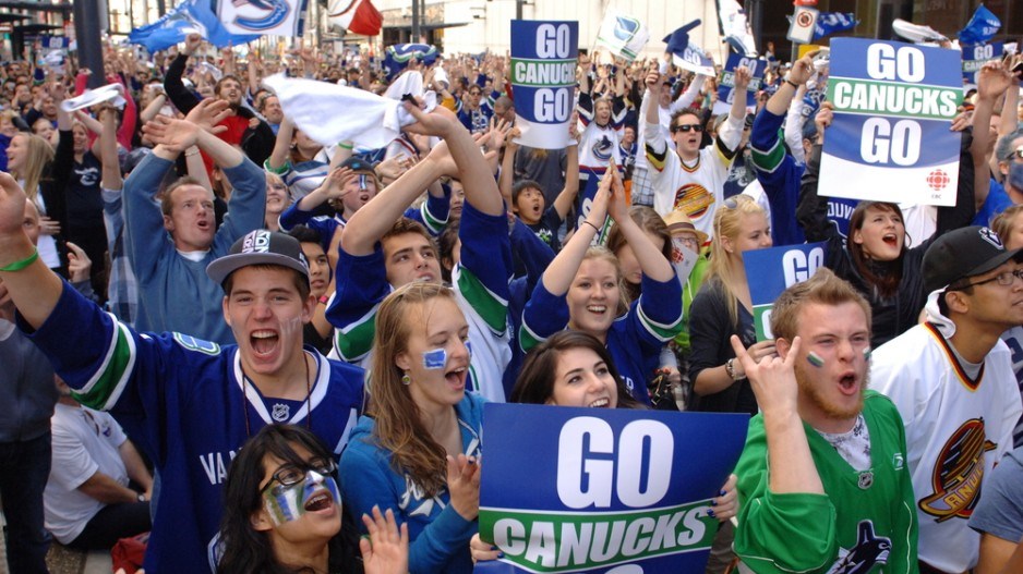 canucks_fans_june_2011_shutterstock