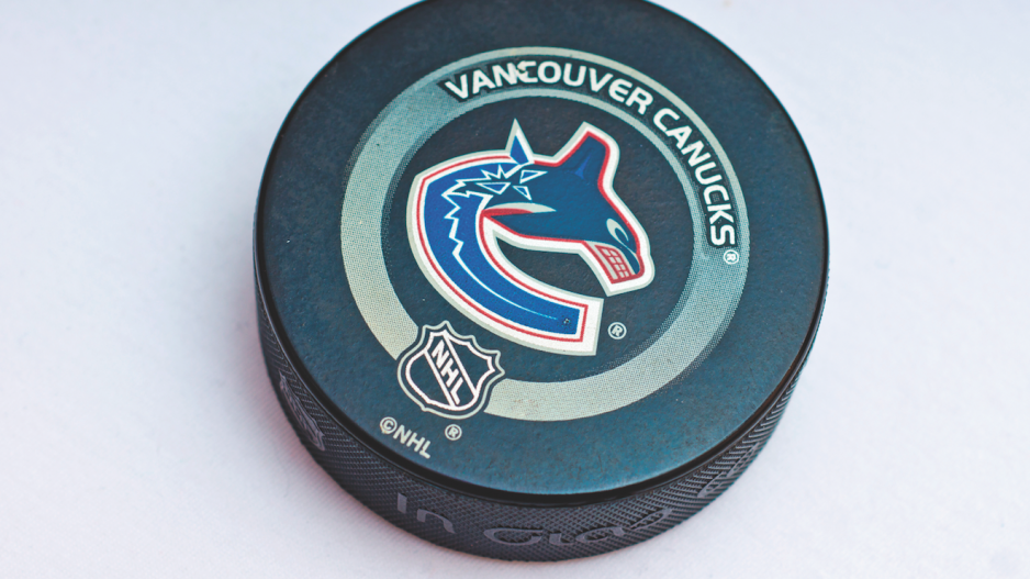 canucks_puck