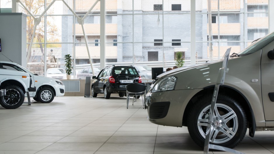 car_dealership_credit_keleny__shutterstockcom