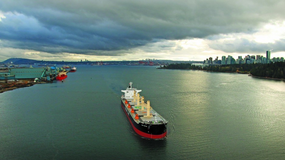 cargo_ship_vancouver_harbour-rk