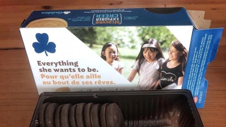 chocolate-vanilla-girl-guide-cookies