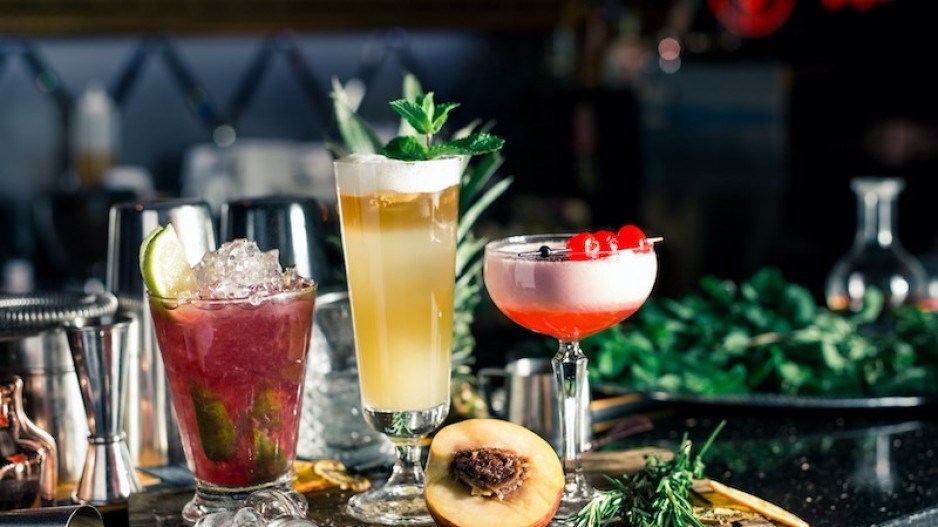 cocktails-bar-drinks-deineka-getty