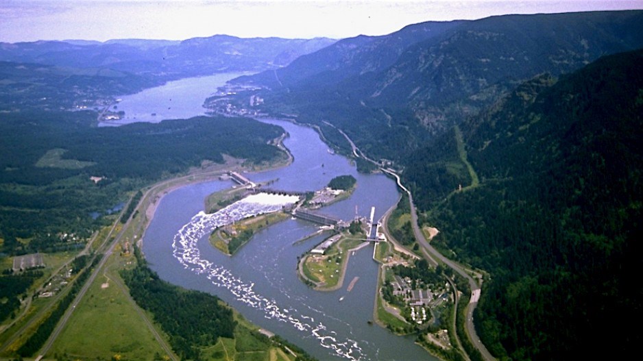 columbia_river_near_trail_credit_us_army_corps_of_engineers__wikimedia_commons