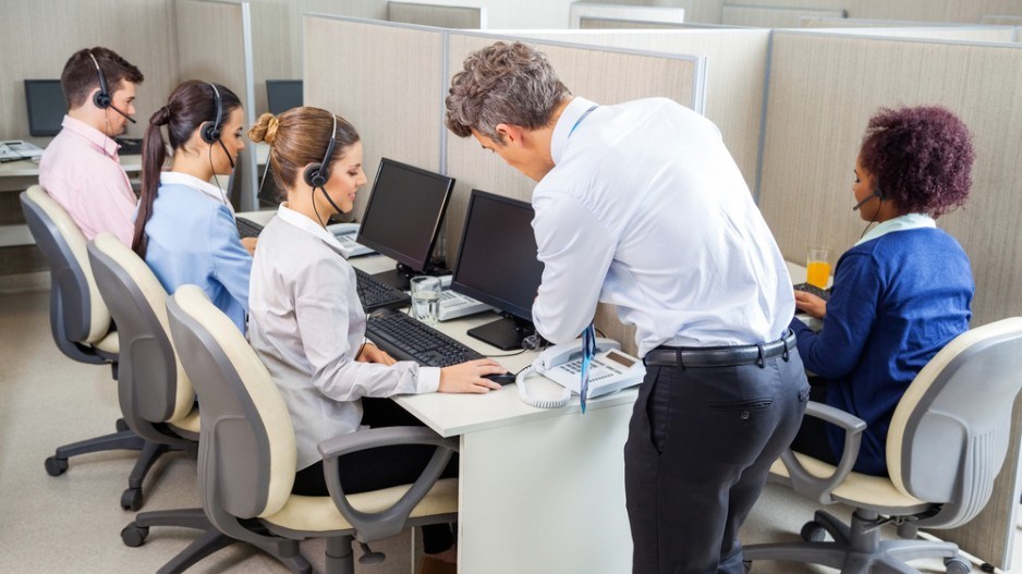 cubicle_workers_shutterstock