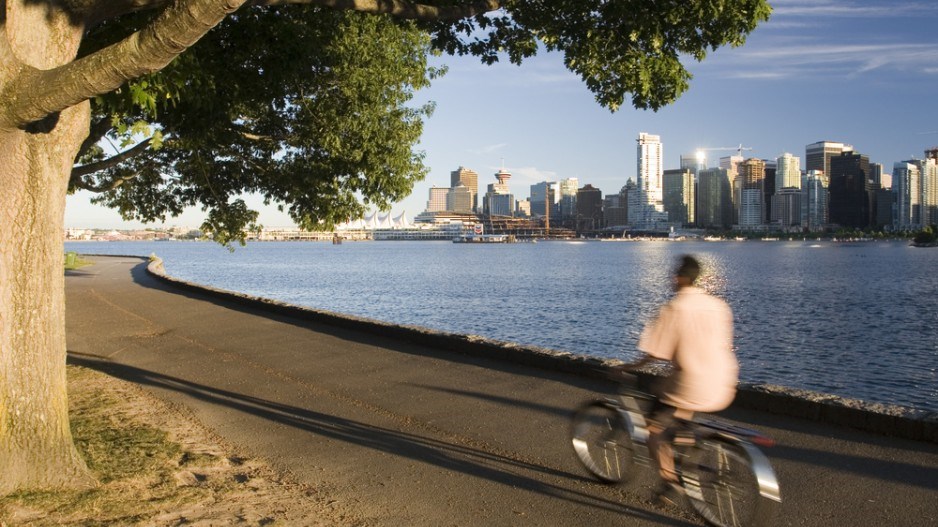 cycling_stanley_park_seawall_2