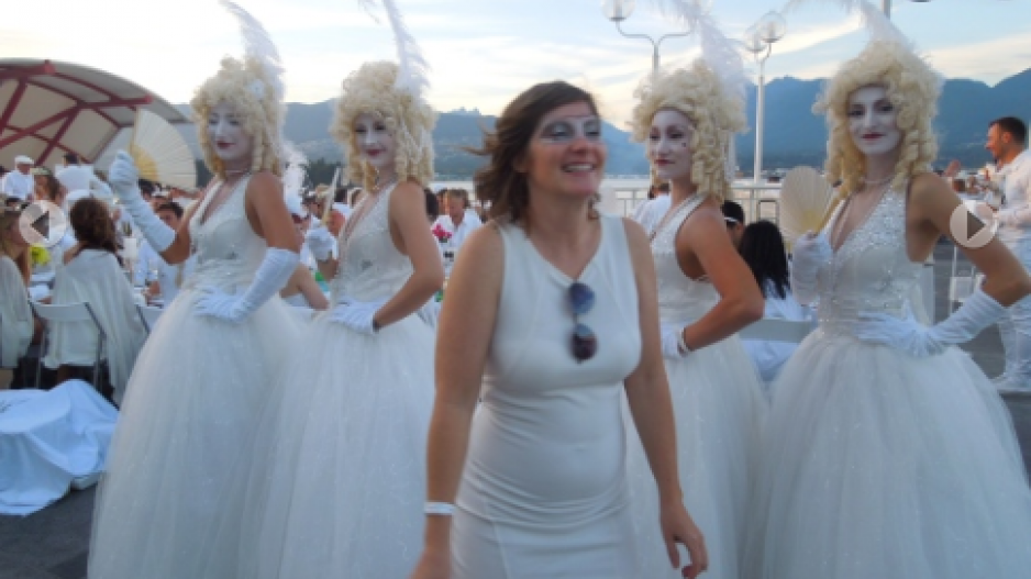 diner_en_blanc_dan_toulgoet_vancouver_courier