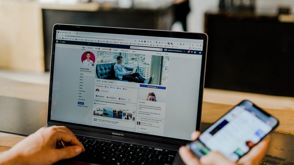 facebookaustin-distel-unsplash