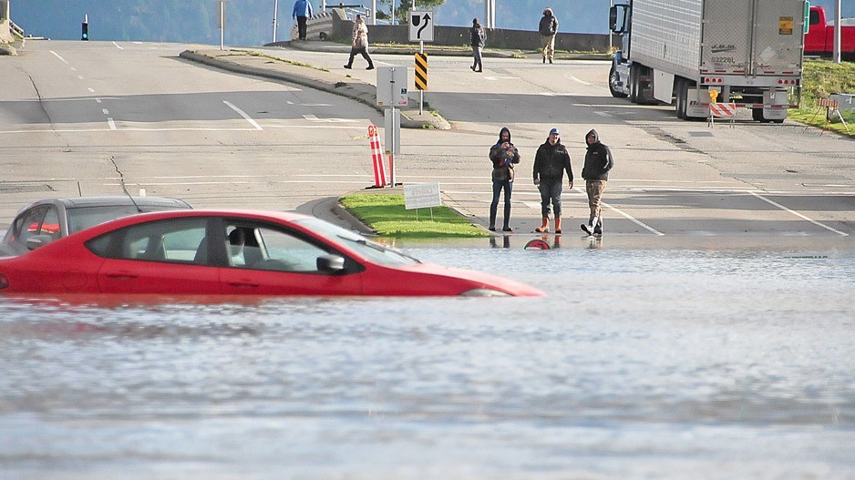 flood-car-stefan-labbe