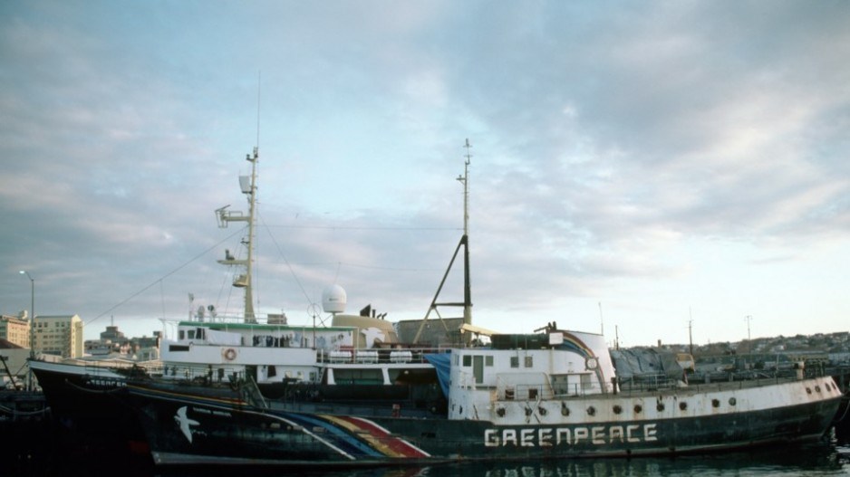 greenpeace-ship-kevin-fleming-corbis-documentary-gettyimages-599312522