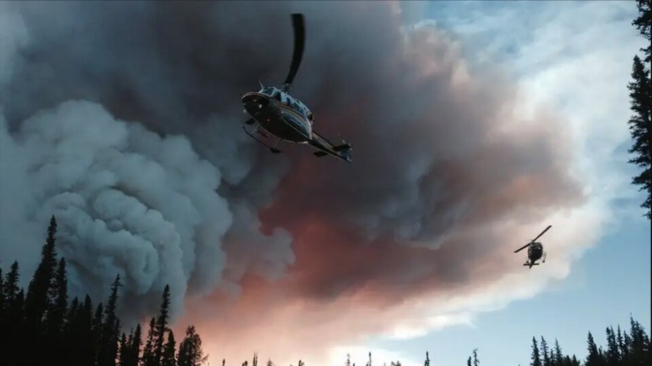 helicopter-wildfire-smokecreditbcwildfireservice