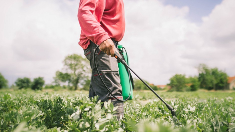 herbicide-spraying-twentyseven-eplus-gettyimages