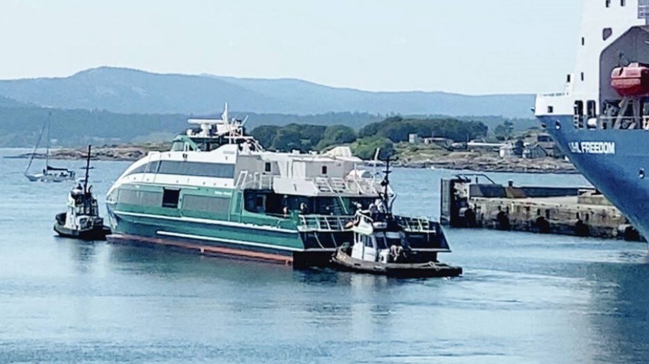 hullo-ferry-unloadcredittimescolonist22