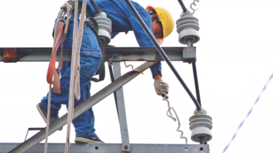 hydro_workers_2_credit_matthew_xan_shutterstock