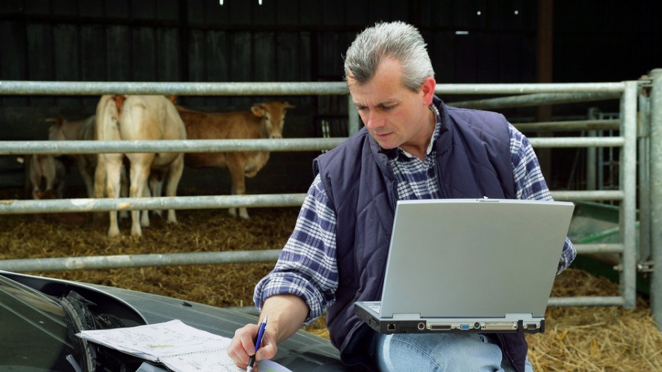 laptop_farmer_shutterstock