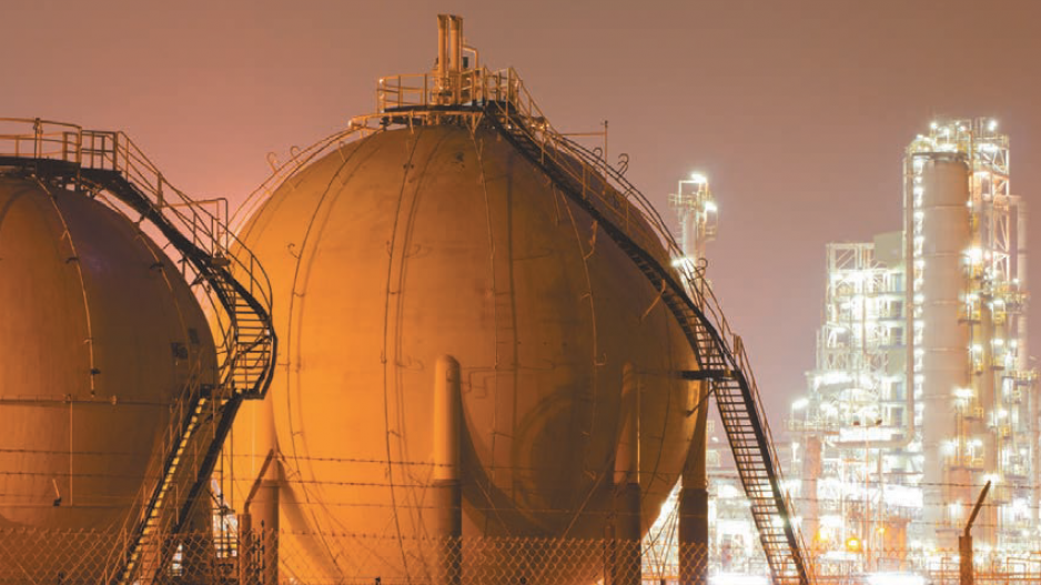lng_tanks_credit_claffrashutterstock