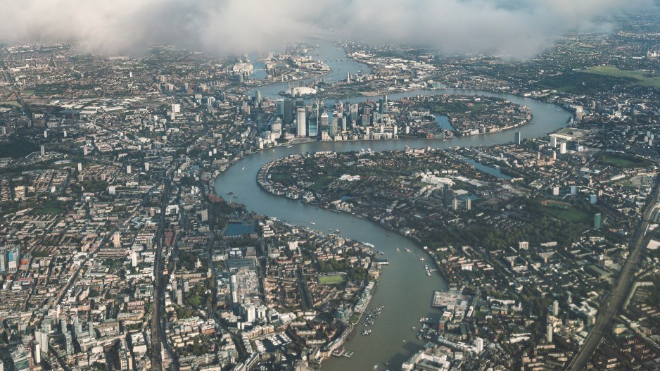 london-riverthames-zigaplahutareplusgetty