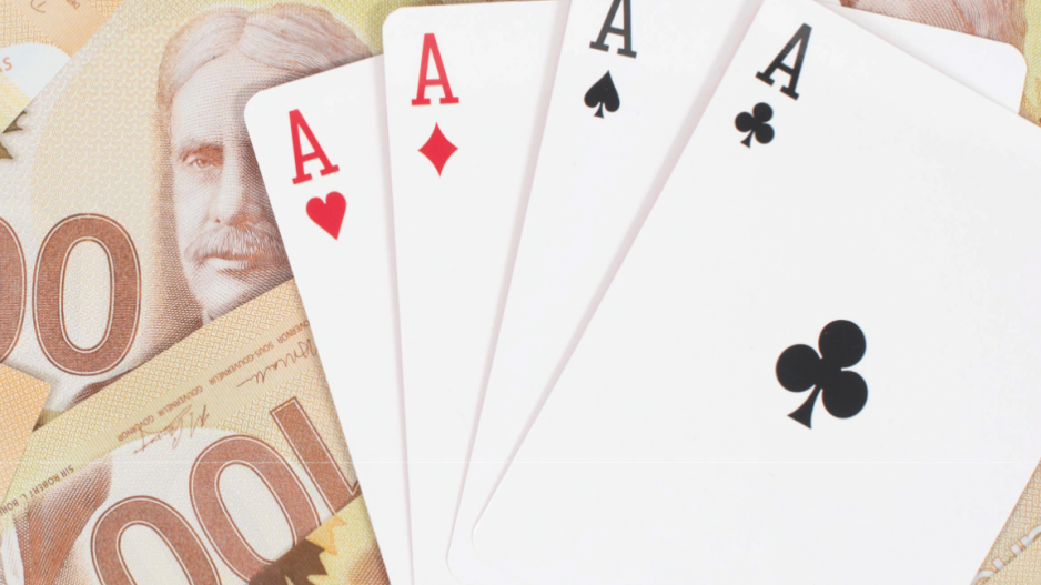 money_cards_gambling_credit_duc_dao_