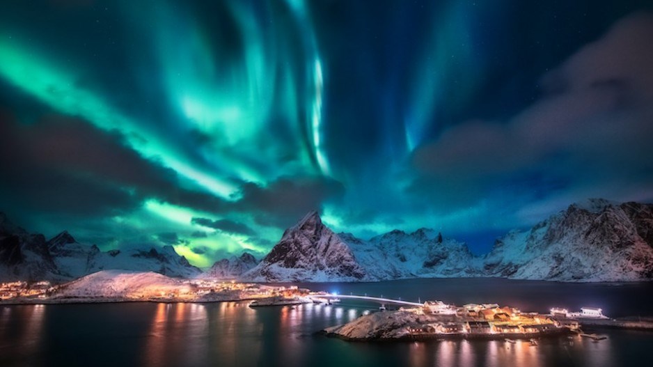 northern-lights-over-lake-creditnutexzles-moment-gettyimages