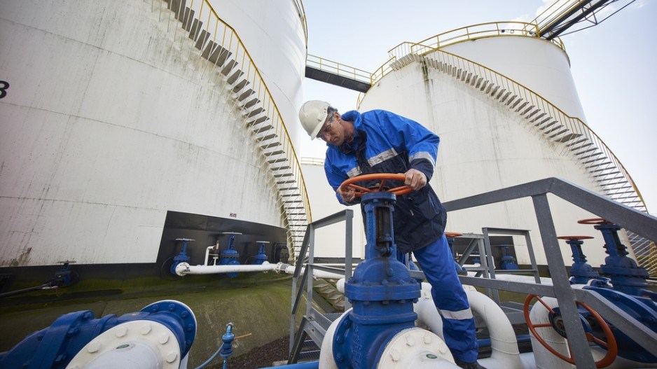 oil_and_gas_worker_shutterstock