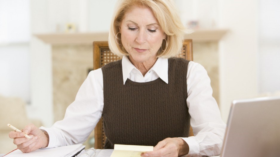 older_woman_laptop