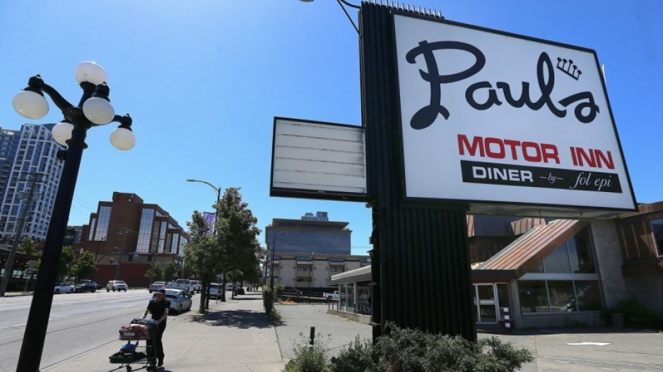 pauls-motor-inn-creditadrianlamtimescolonist