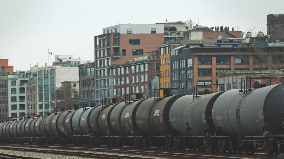rail_cars_oil