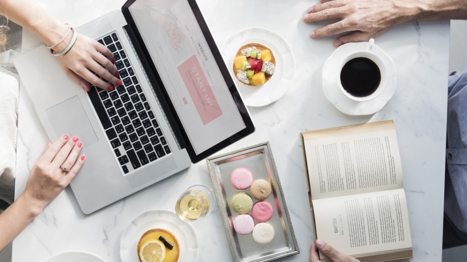 reading-macarons-shutterstock