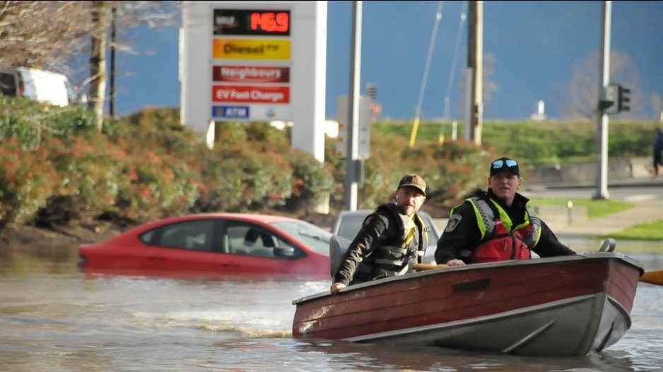 rescuers-flood-nov2021-abbotsford-creditstefanlabbe