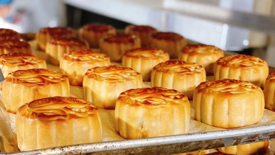 richmond-bakery-overdrive-pumping-out-mooncakes-create-stability-uncertain-time-0
