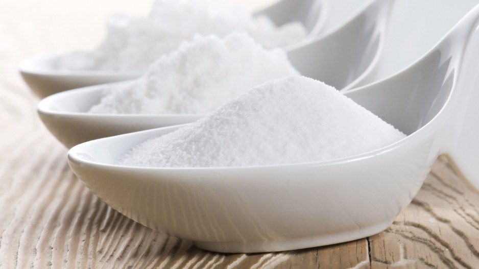 salt_in_spoons
