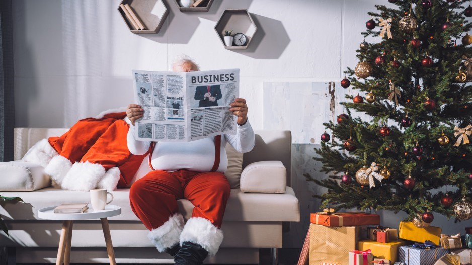 santa-reading-christmas-creditlightfieldstudiosgettyimages