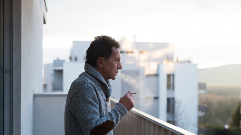 smoking-balcony-shutterstock