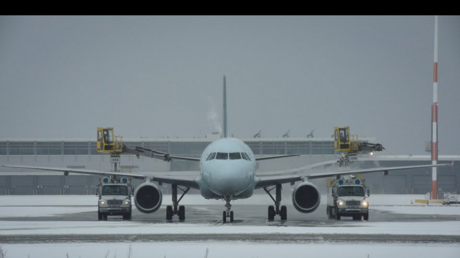 snow-yvr-airport