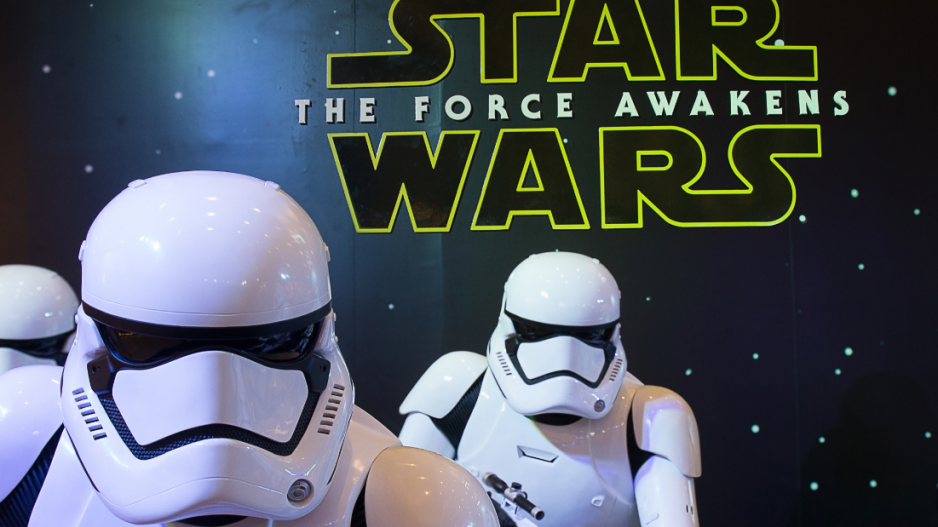star_wars_the_force_awakens_credit_teeroar__shutterstockcom_