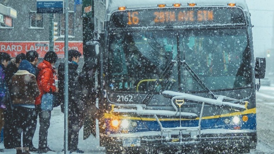translink-bus-snow-twitter-vancouver