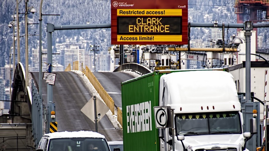 vancouver-port-clark-dr-trucks-creditchungchow