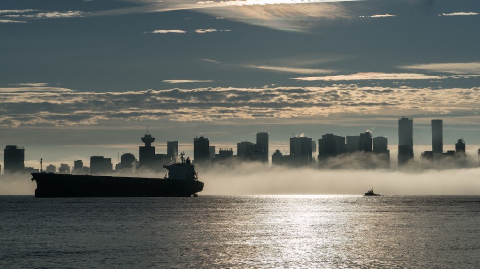 vancouverskylinefogshutterstock